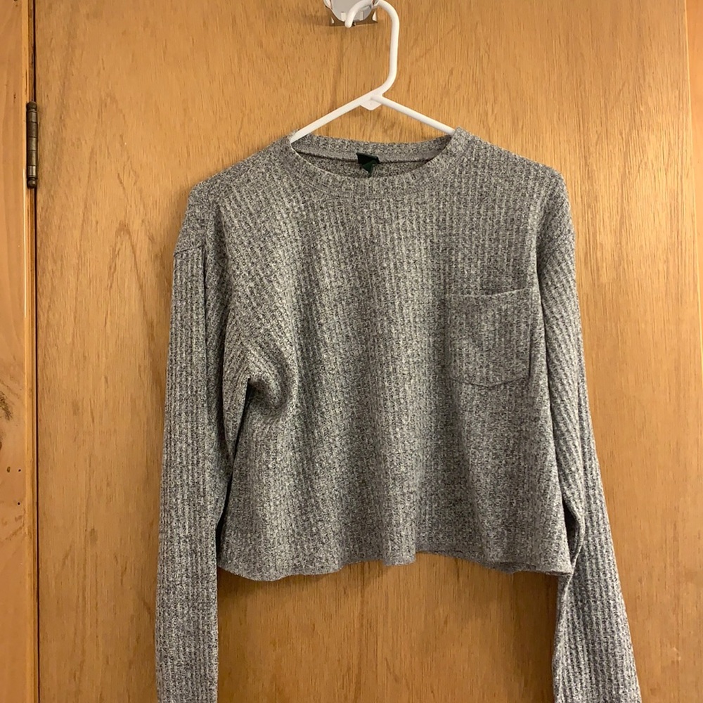 Lightweight Cropped Sweater